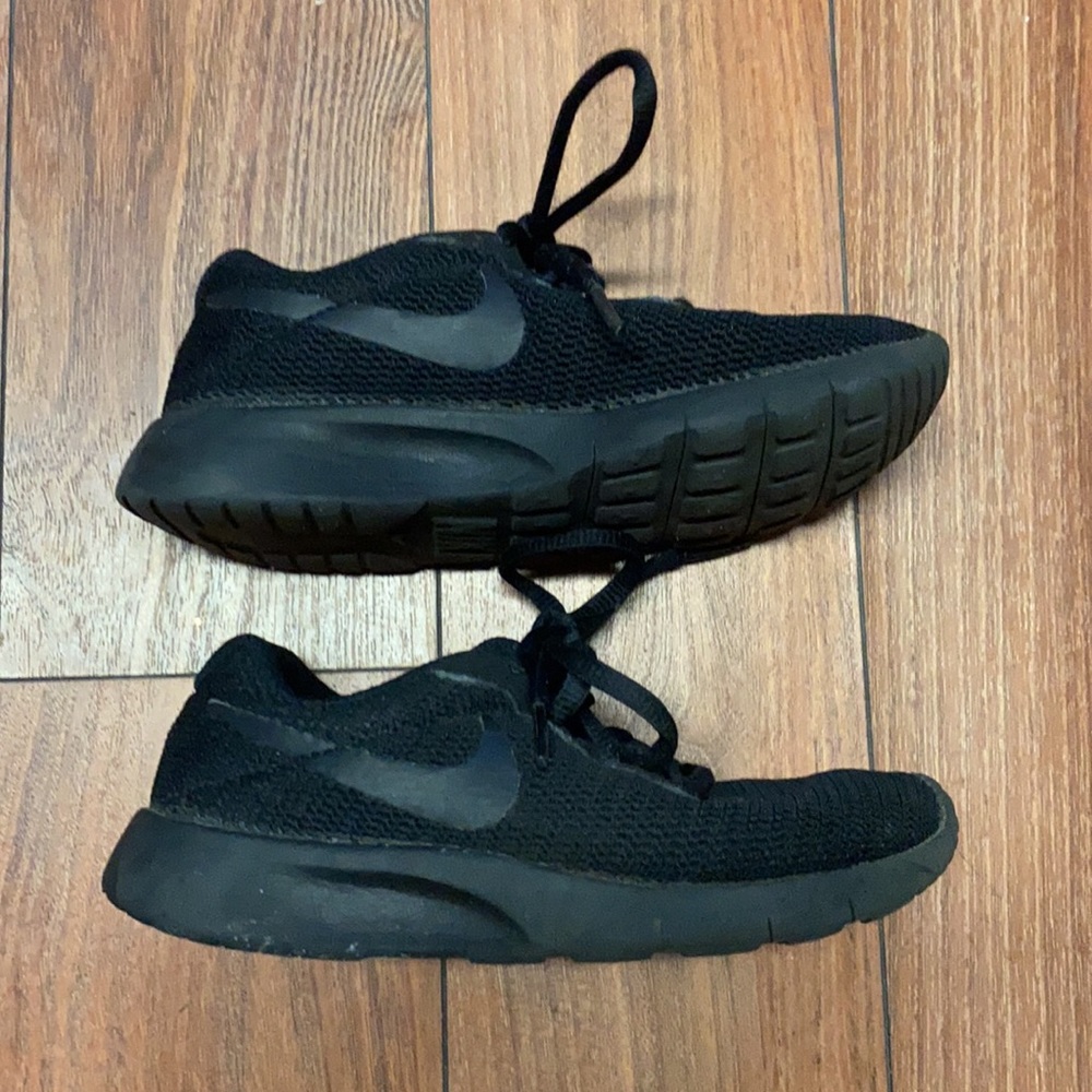 Boys nikes